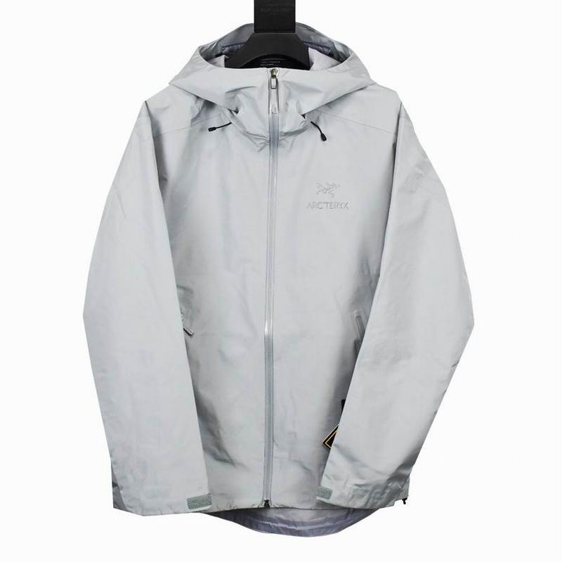 ARC'TERYX Men's Outwear 27